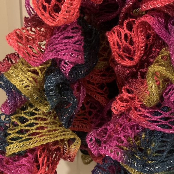 3pk Handmade Knit Scarves - Picture 7 of 7